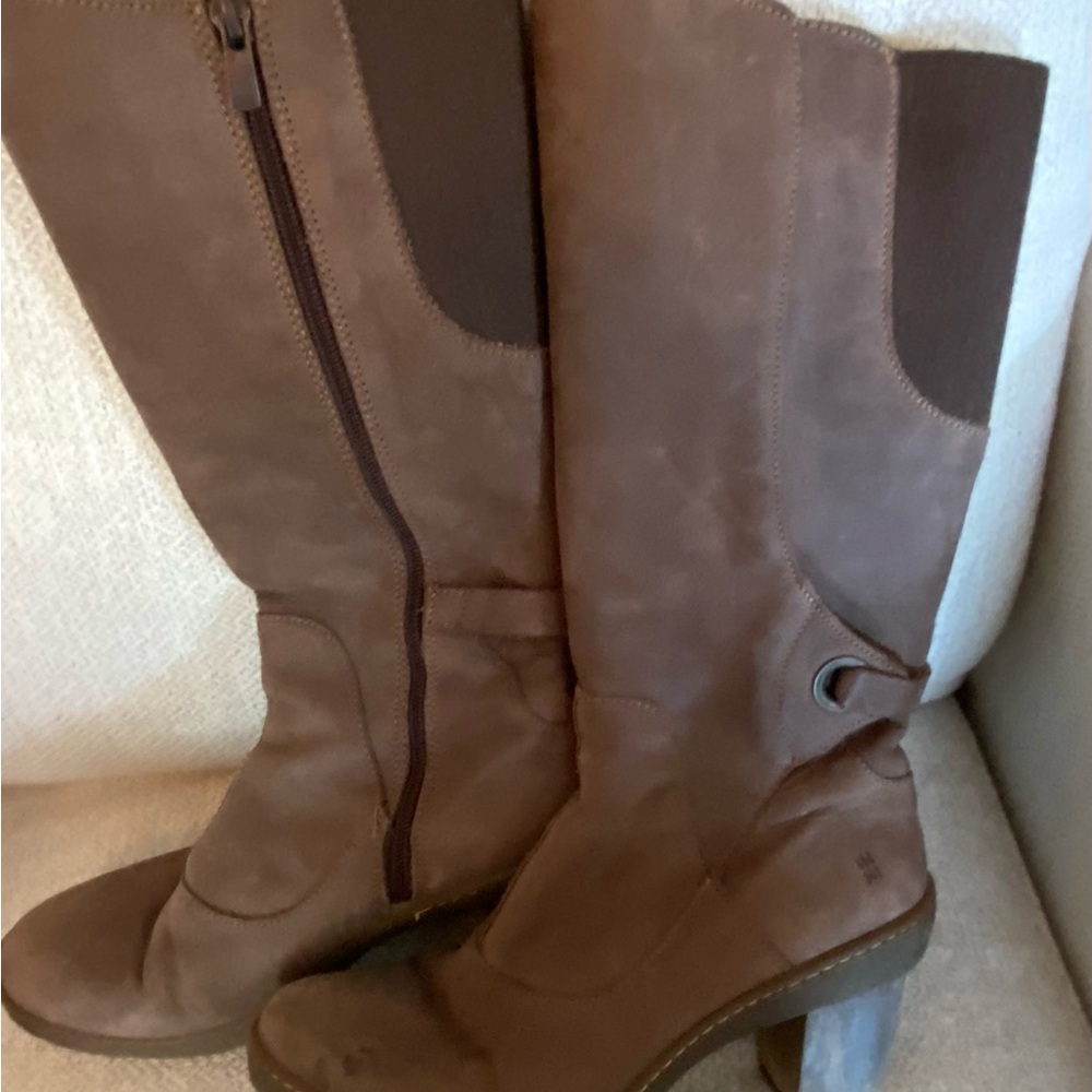 El Naturalista brown tall boots- Size 39